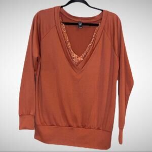 Windsor oversized peekaboo lace sweatshirt sz M